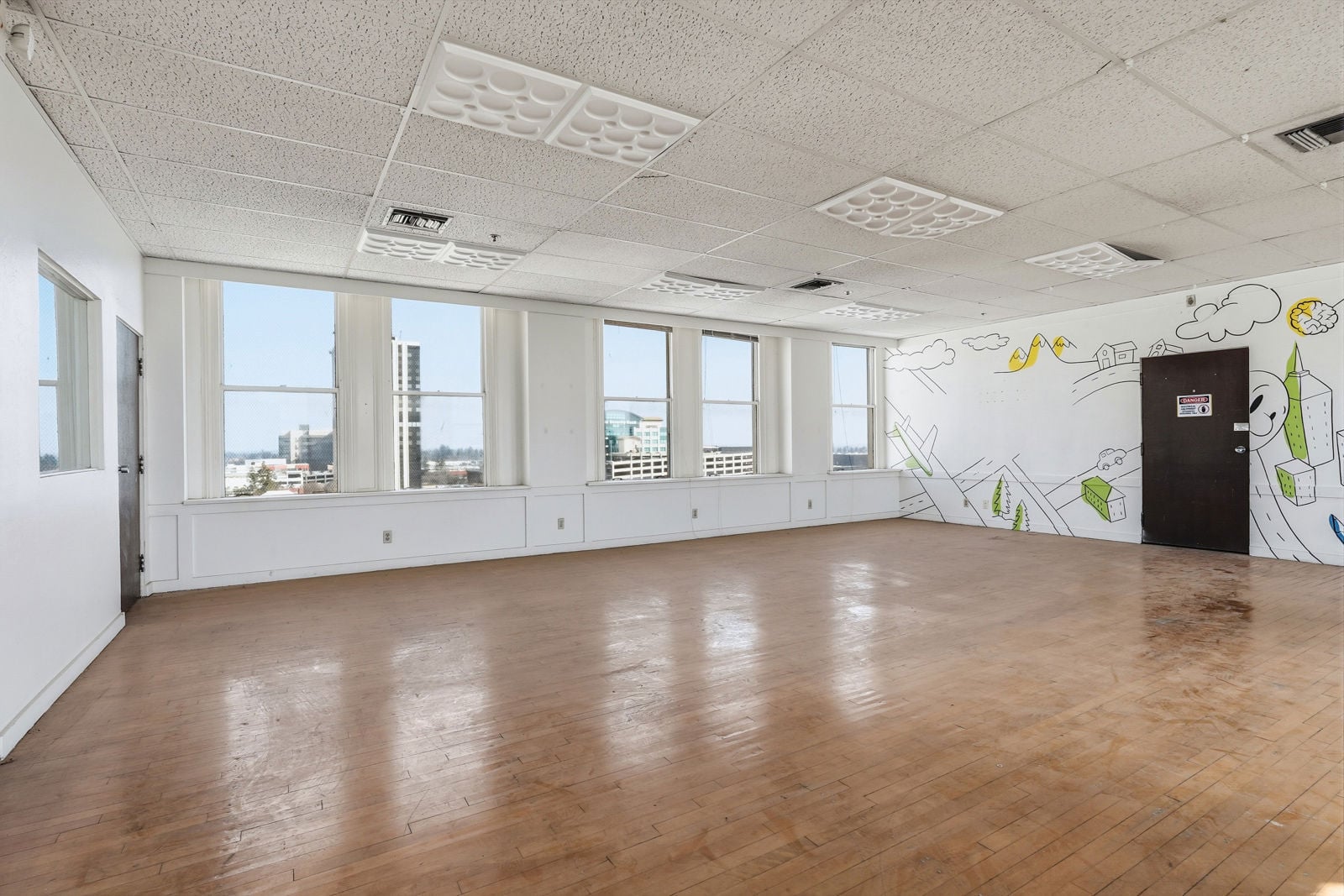 26-26_CMP_CBRE_2014_Tulare_St_Fresno