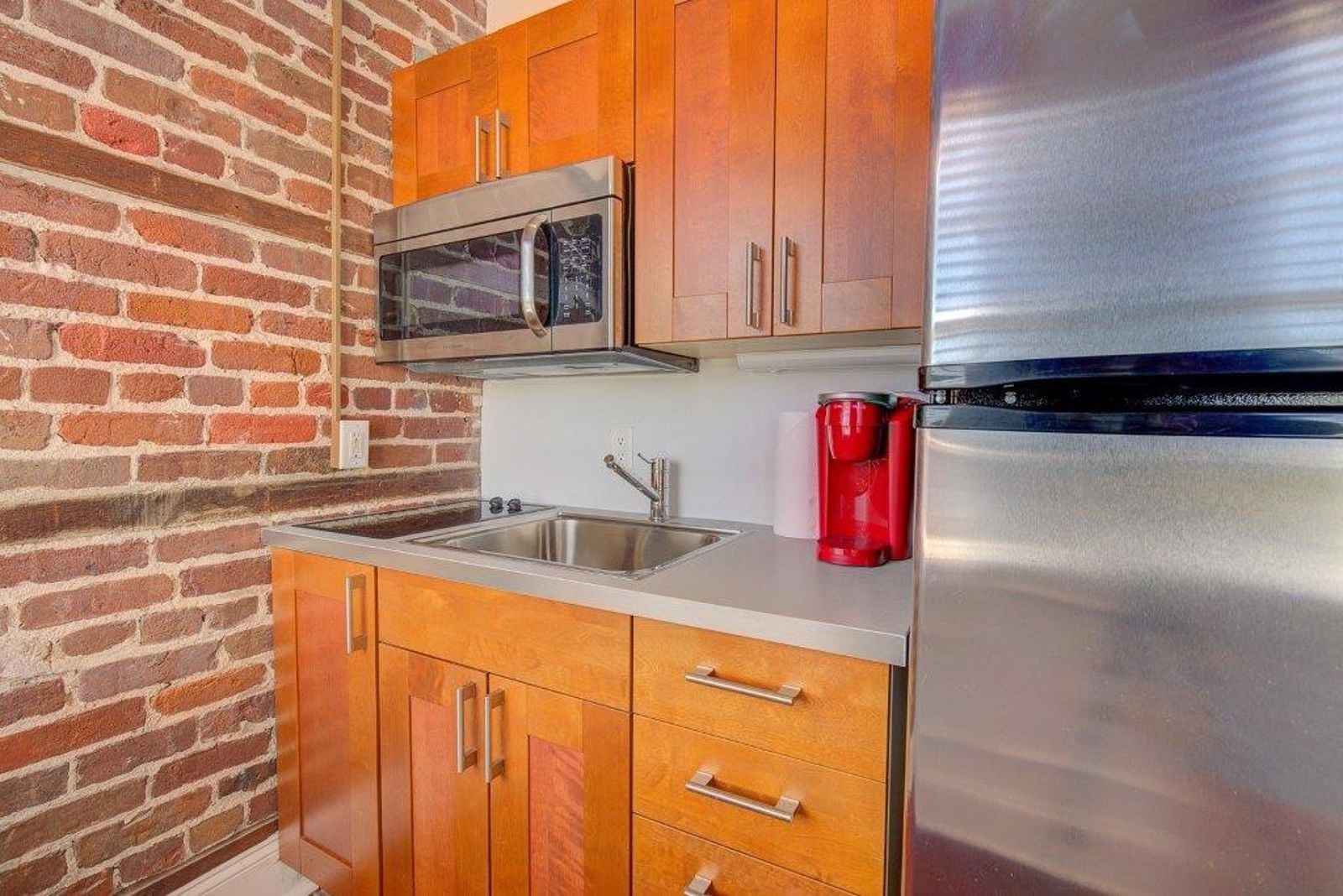 235 Meeting Carolina Suite 11