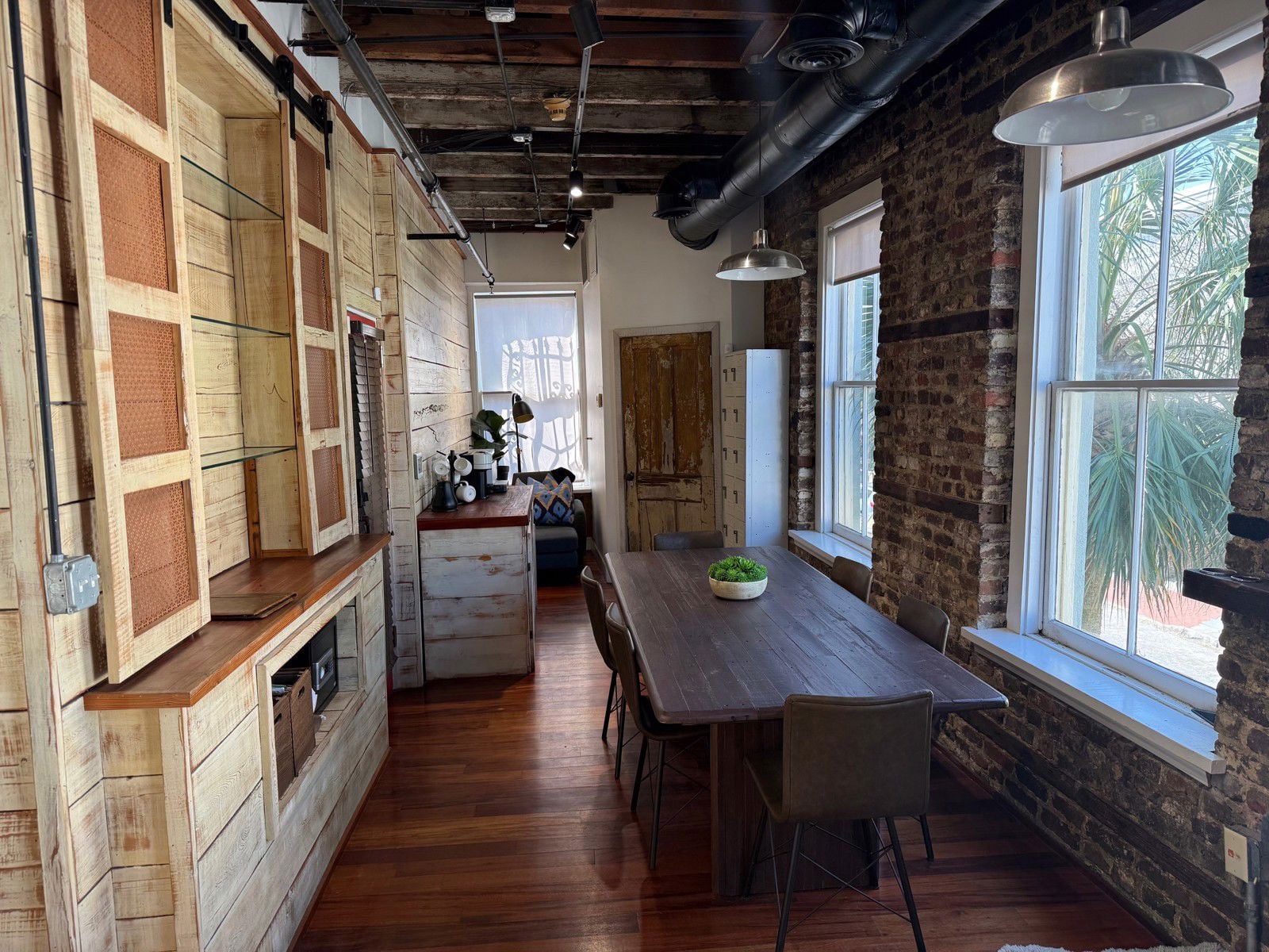 235 Meeting Office Space 2