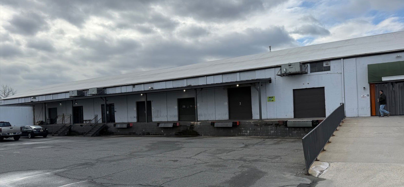 4 Easy Loacing View 12 09 25 cropped