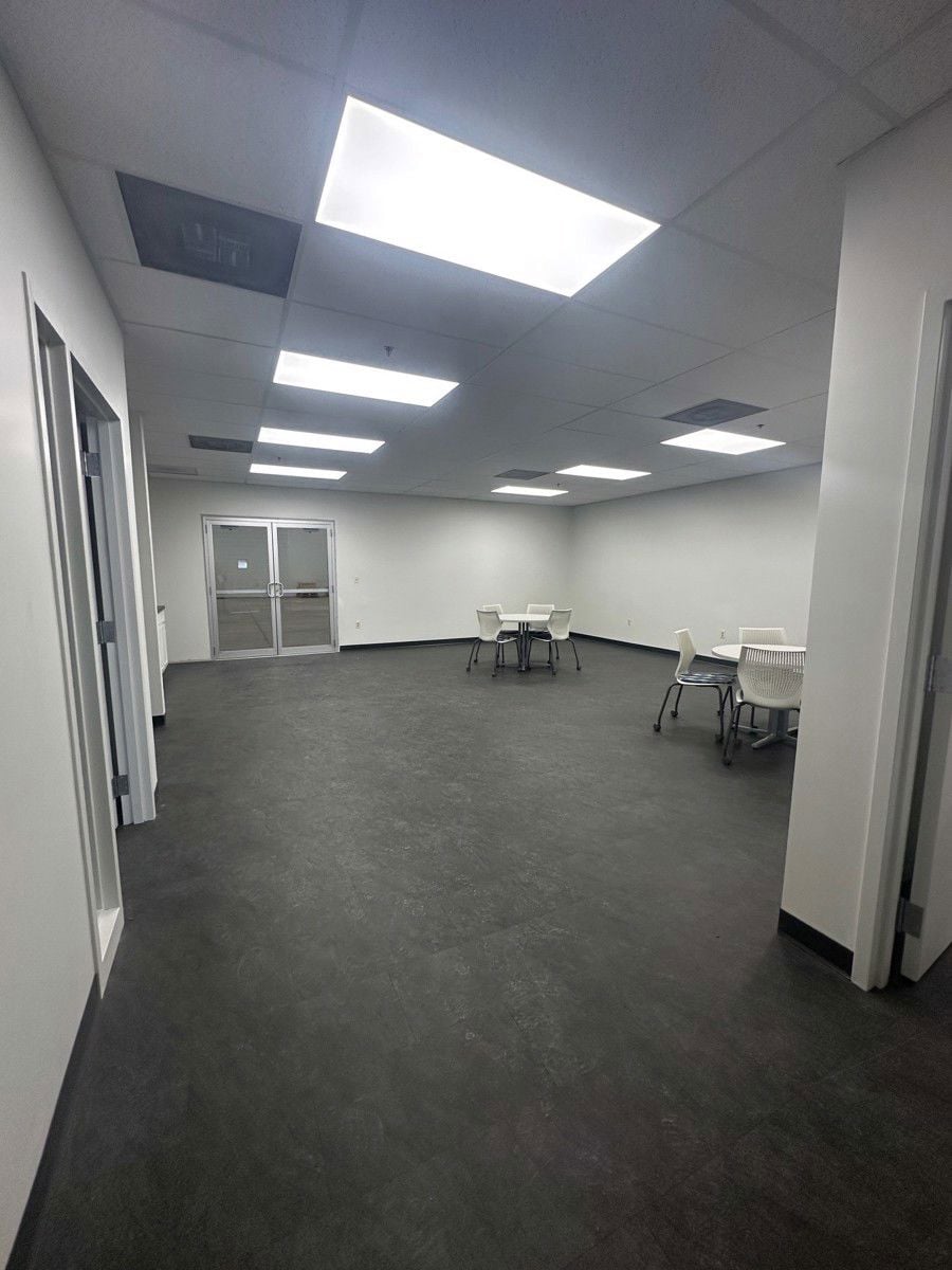 625 Day Hill Rd_Inside pic 2