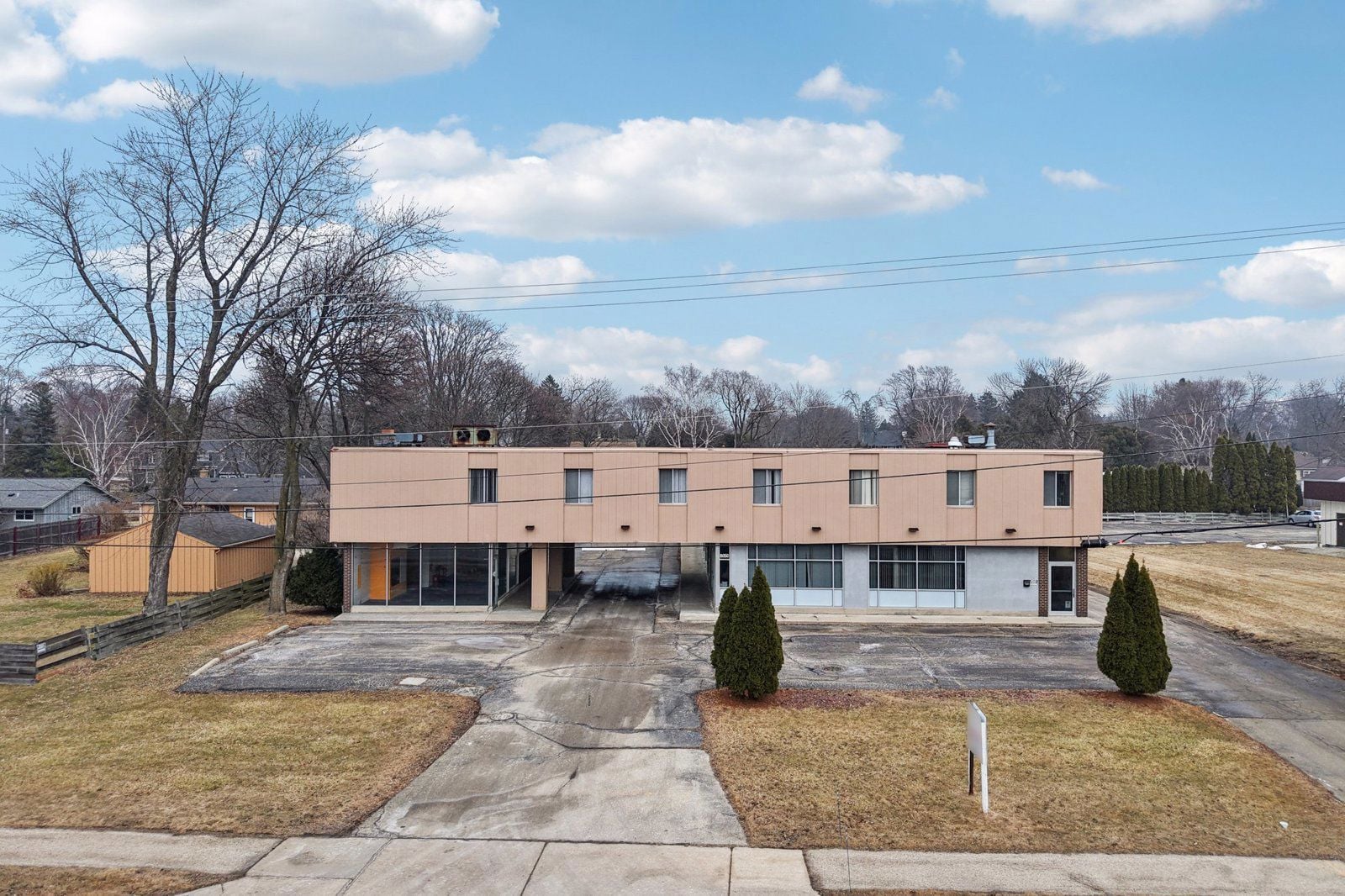 5-web-or-mls-N Port Washington Rd-S1802-005