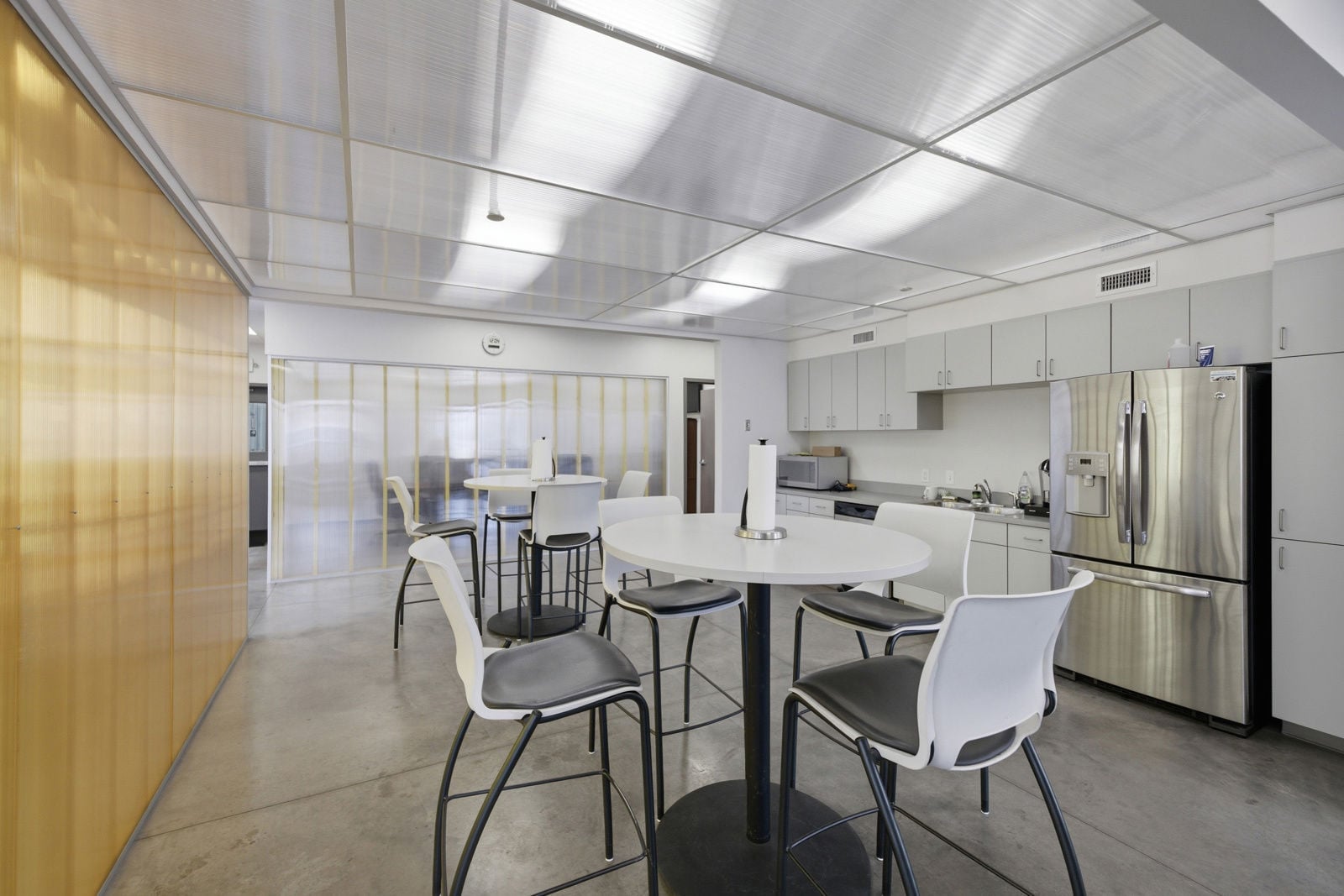 04-118_2415%20S%20Nicklas%20Ave