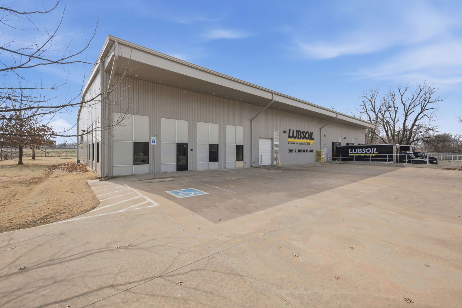 02-108_2415%20S%20Nicklas%20Ave