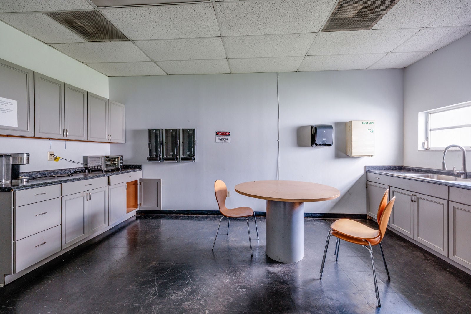 10-Office-873A7559-Edit