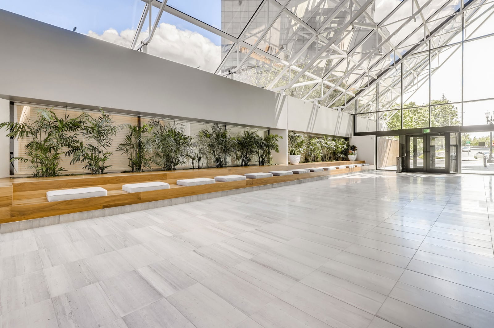 101 SW Main St Portland OR-print-047-047-Lobby-3600x2395-300dpi