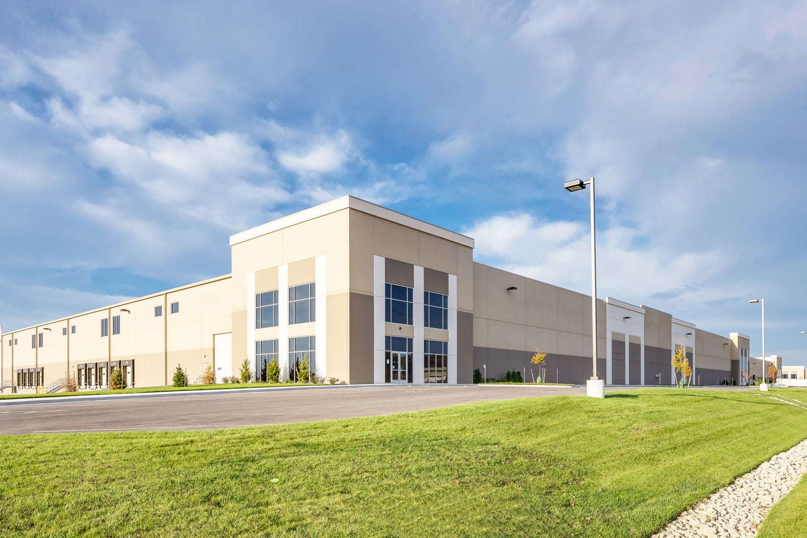 RH4-Exterior-08_Bright