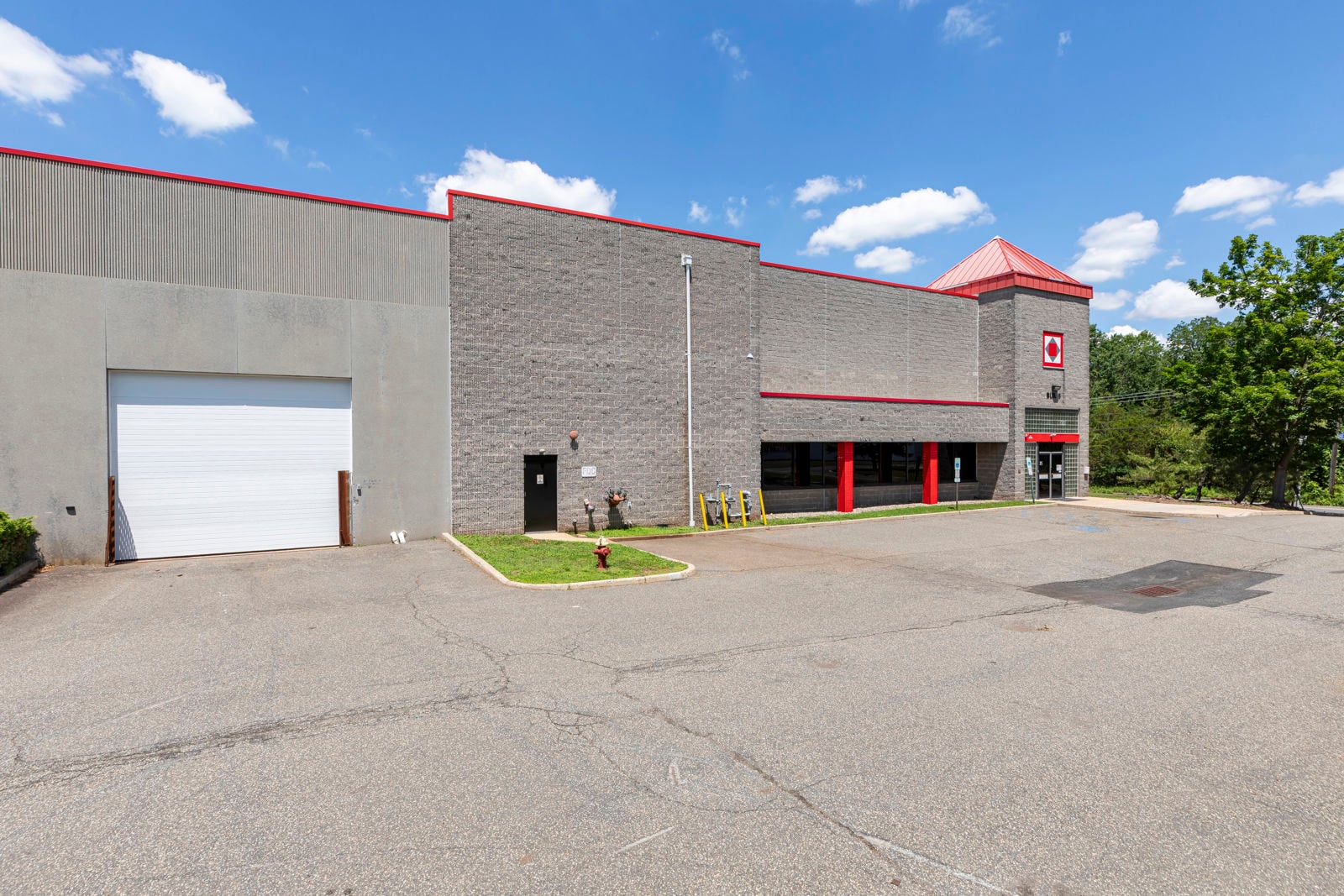 35 Commerce Drive - Image 7