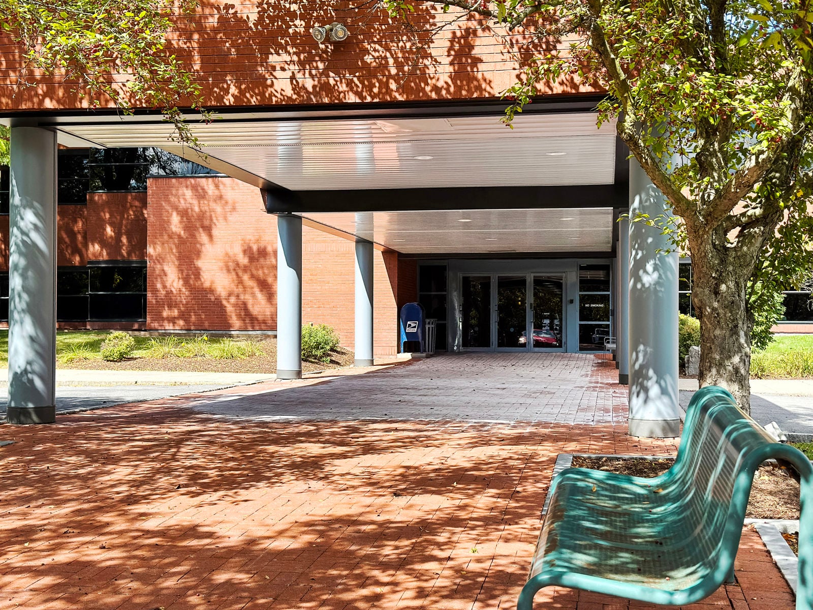 4820 W Taft_Entrance Ext Trees Bench