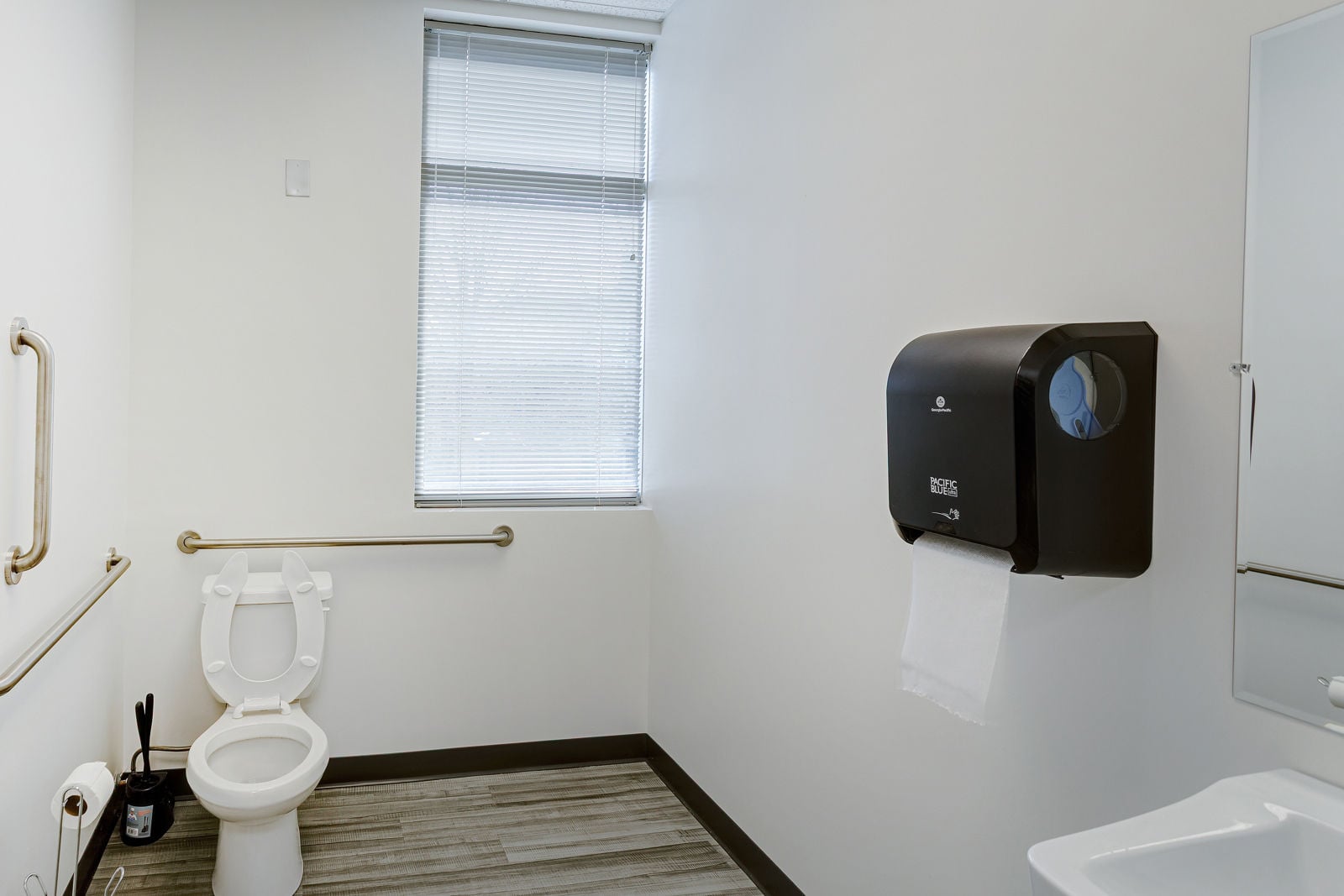 317 Seven Springs Way, Suite 104, Brentwood (9)