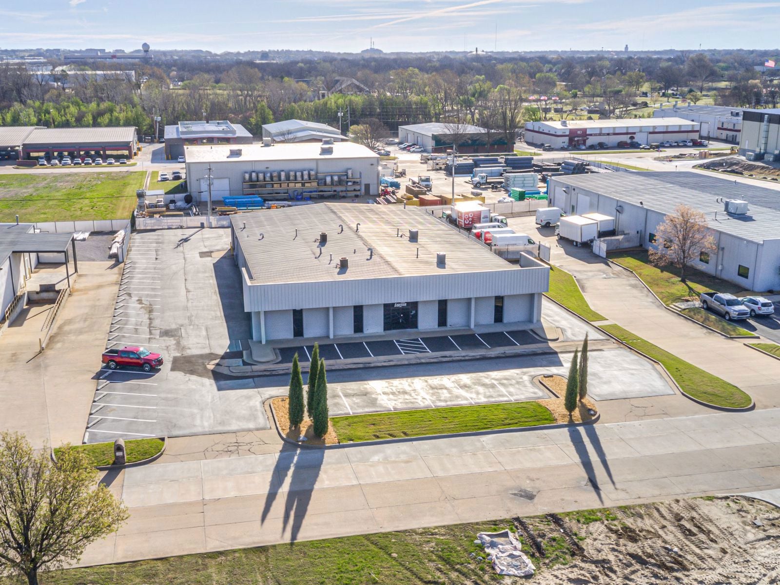 Main Photo - 1827 N Yellowood