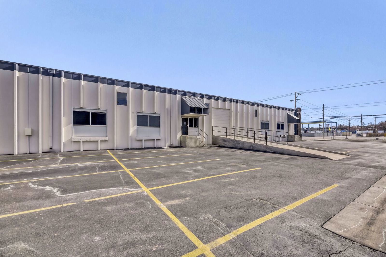 2480 W 4th Ave - Web Quality - 007 - 07 Exterior Front