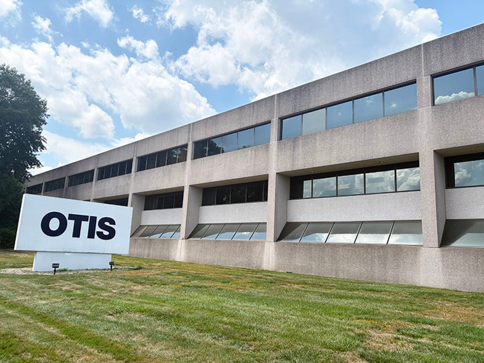 The Point at I-84 1 Carrier Place - Image 1