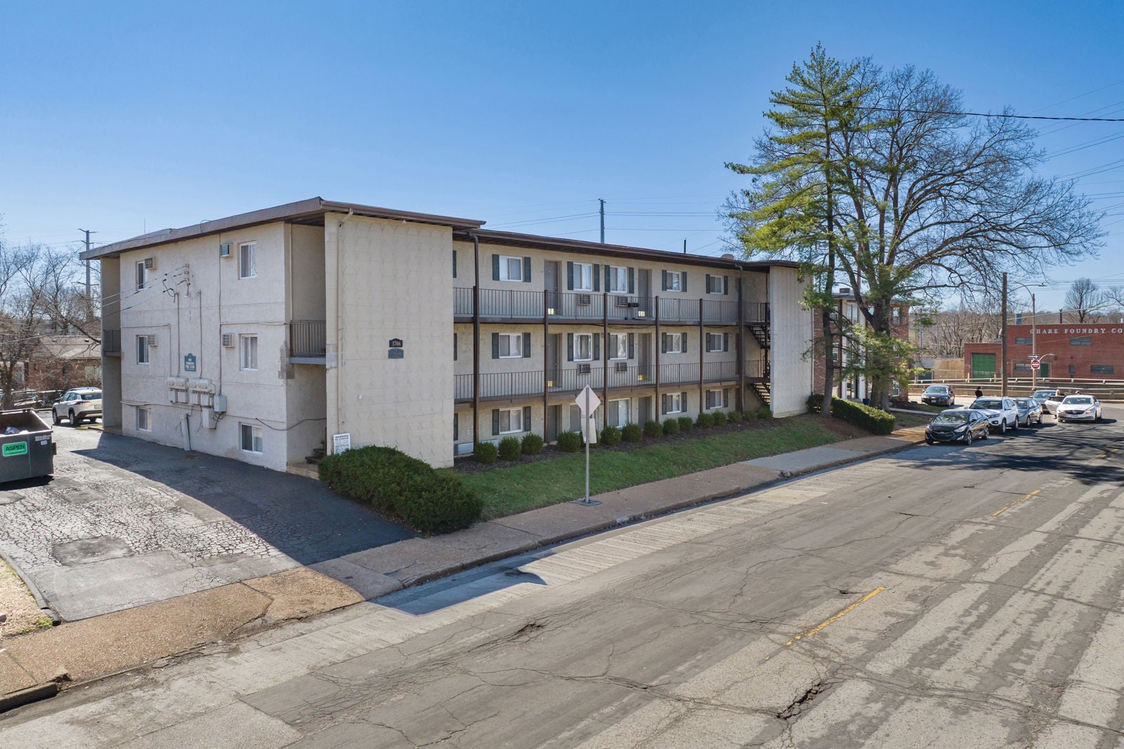 3704 Greenwood Blvd-4V2