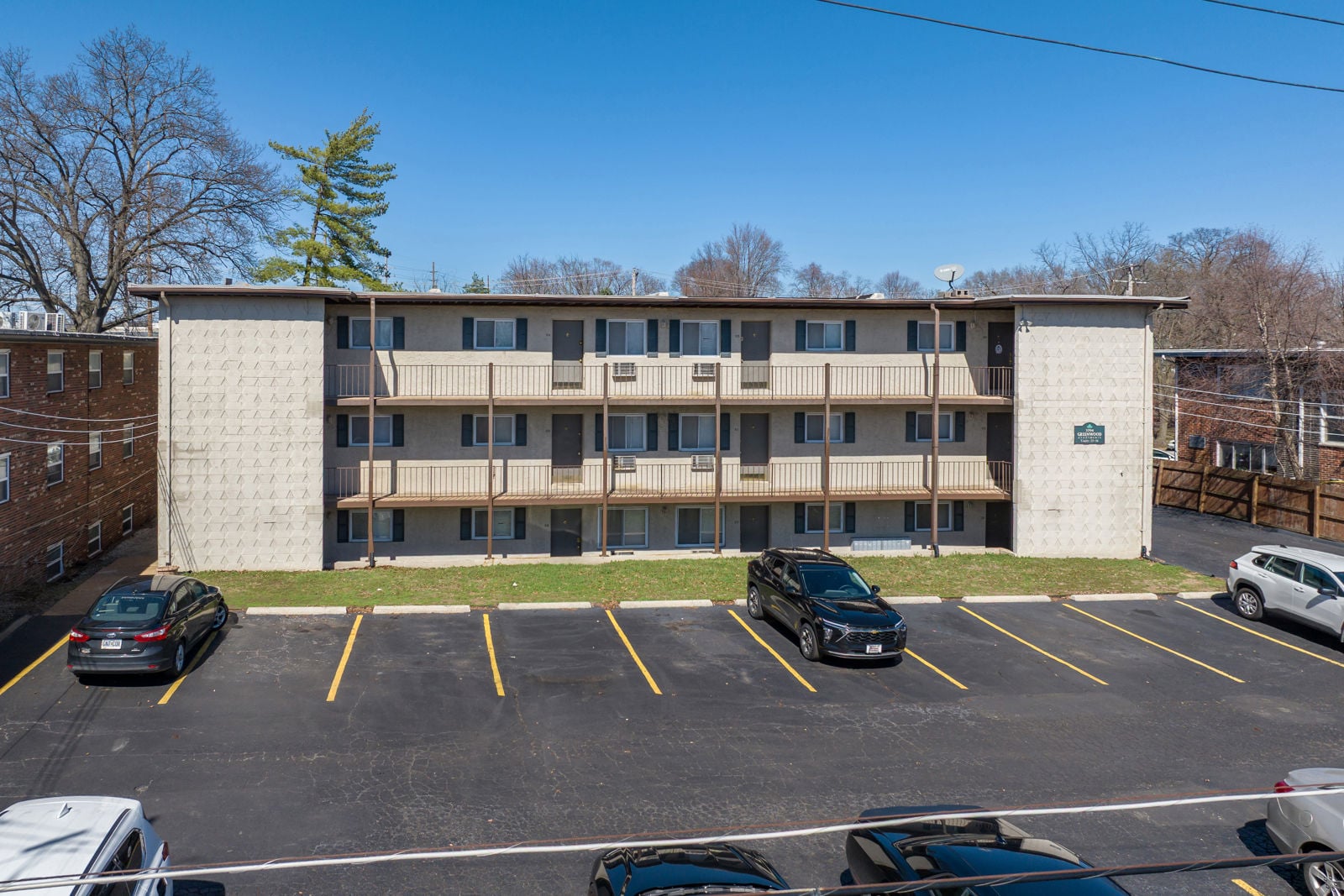 3704 Greenwood Blvd-7V2