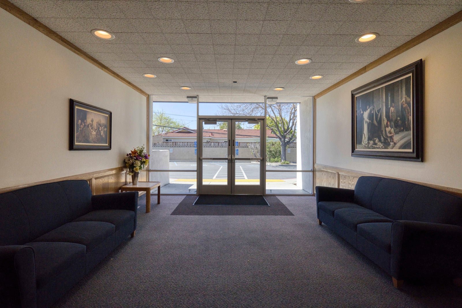 20125 Bolinger Rd_lobby