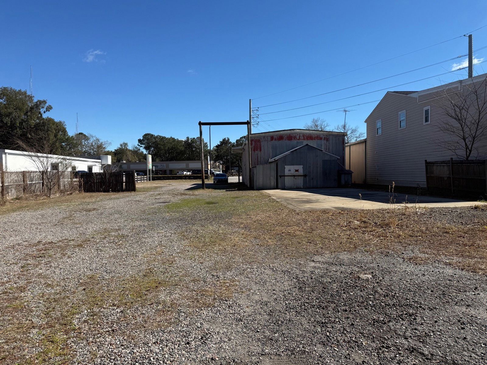 1514 Hwy 17 N Exterior Rear