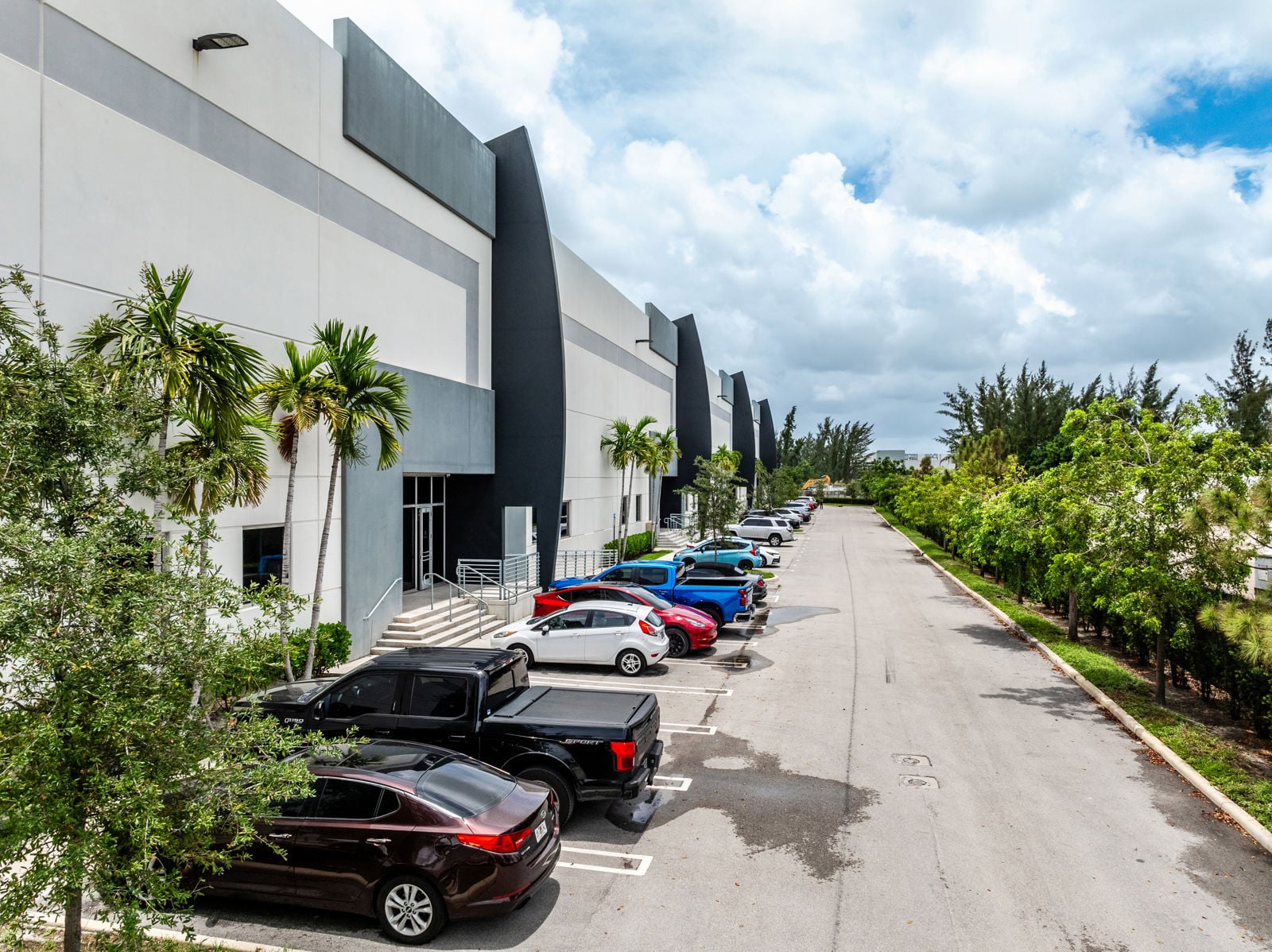 8200 -8300NW93rdStMedley_013