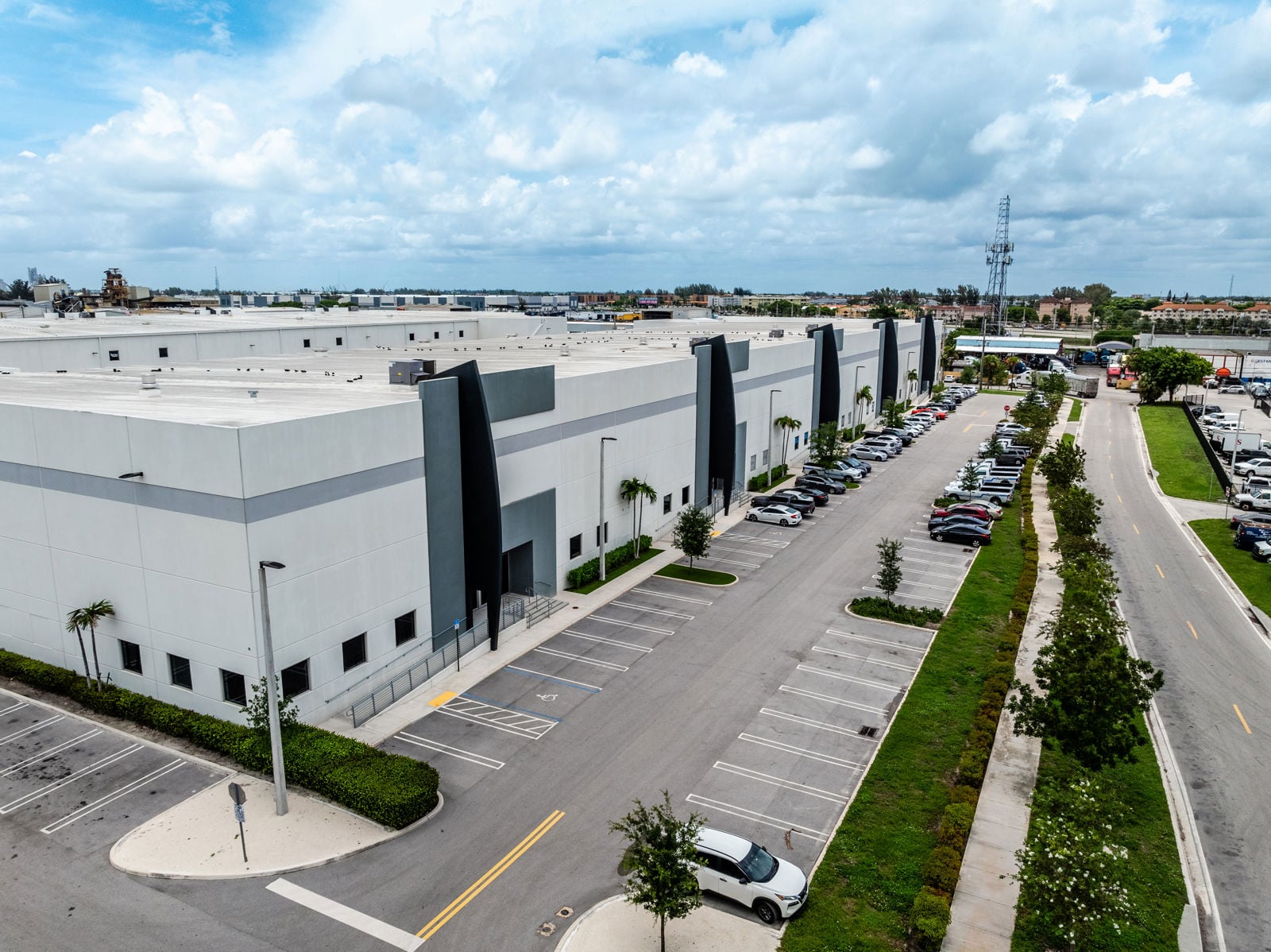 8200 -8300NW93rdStMedley_045