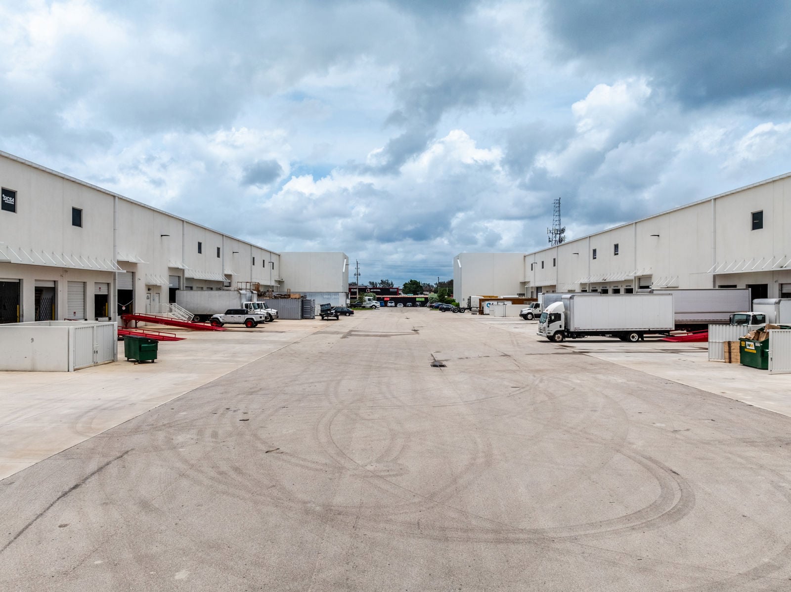 8200 -8300NW93rdStMedley_005