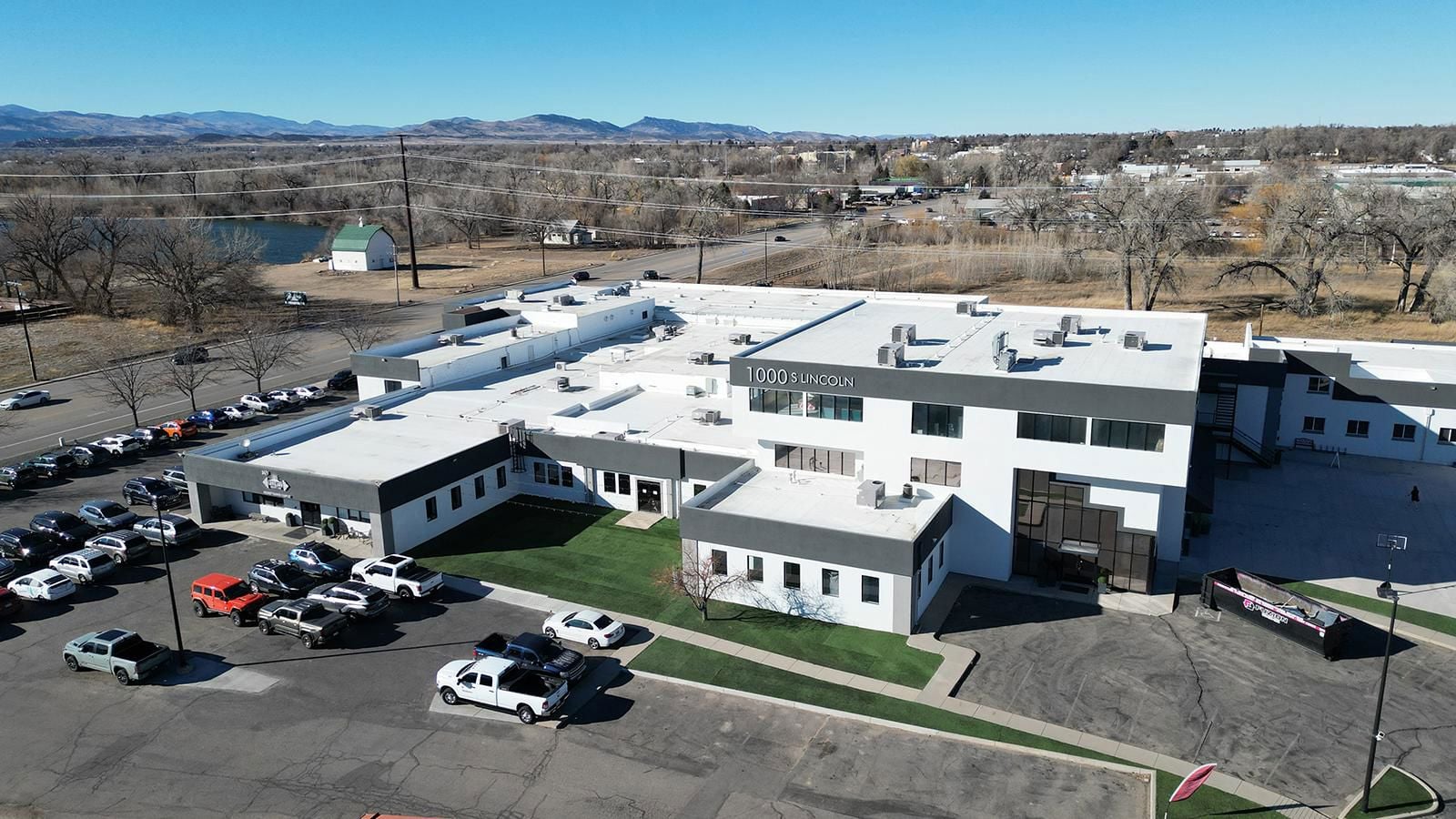 Lincoln Ave View North