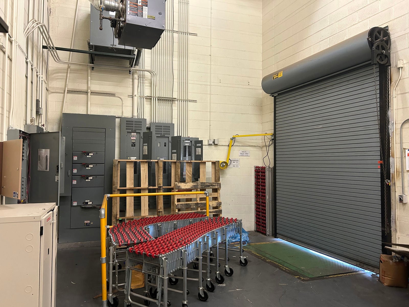 Former Joann End Cap 3665 North Rock Road - Image 7