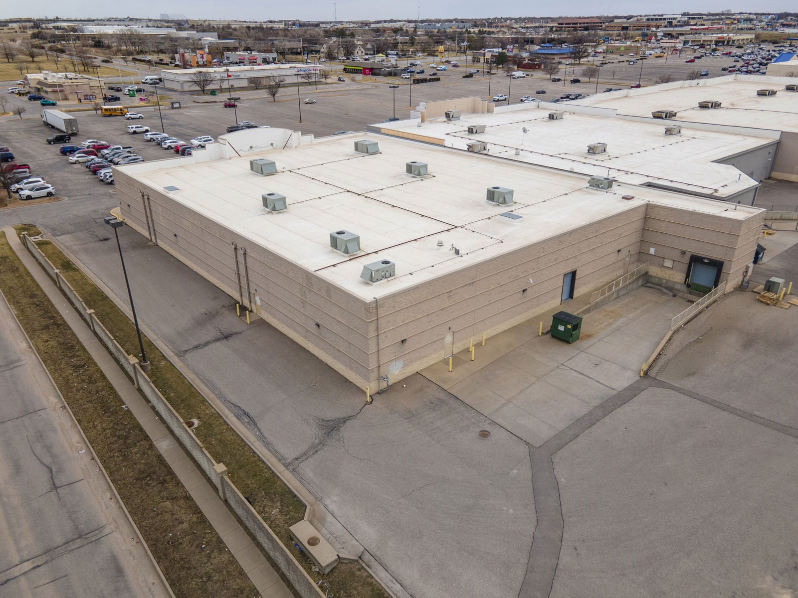 Former Joann End Cap 3665 North Rock Road - Image 2