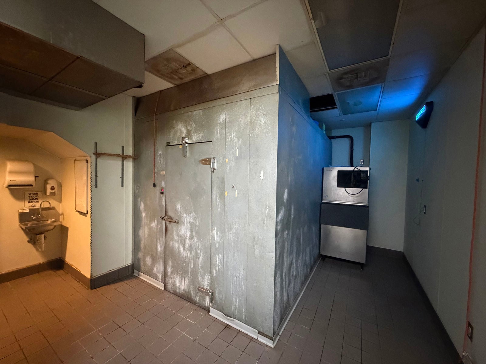 3,995 SF Premier Bar & Restaurant Space 668 Euclid Avenue - Image 6