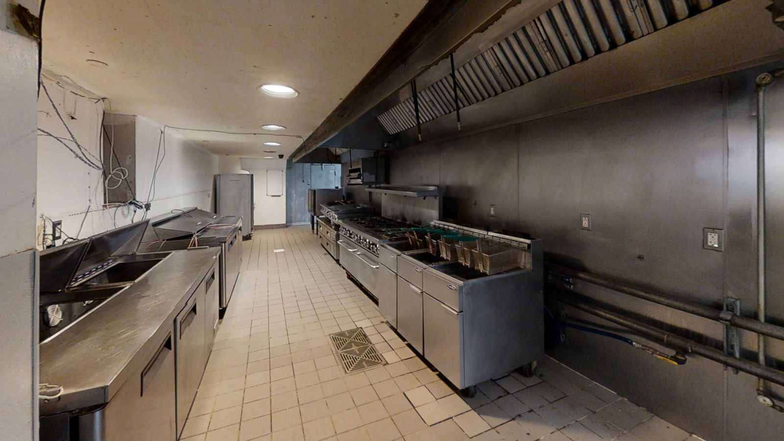 3,995 SF Premier Bar & Restaurant Space 668 Euclid Avenue - Image 13