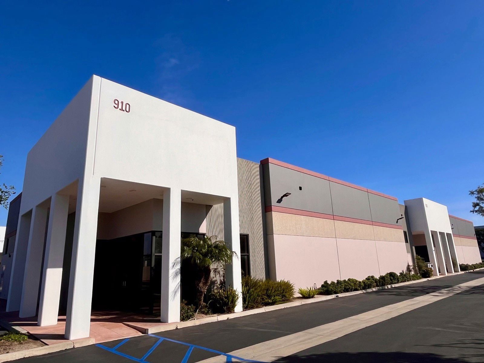 910 Exterior 1