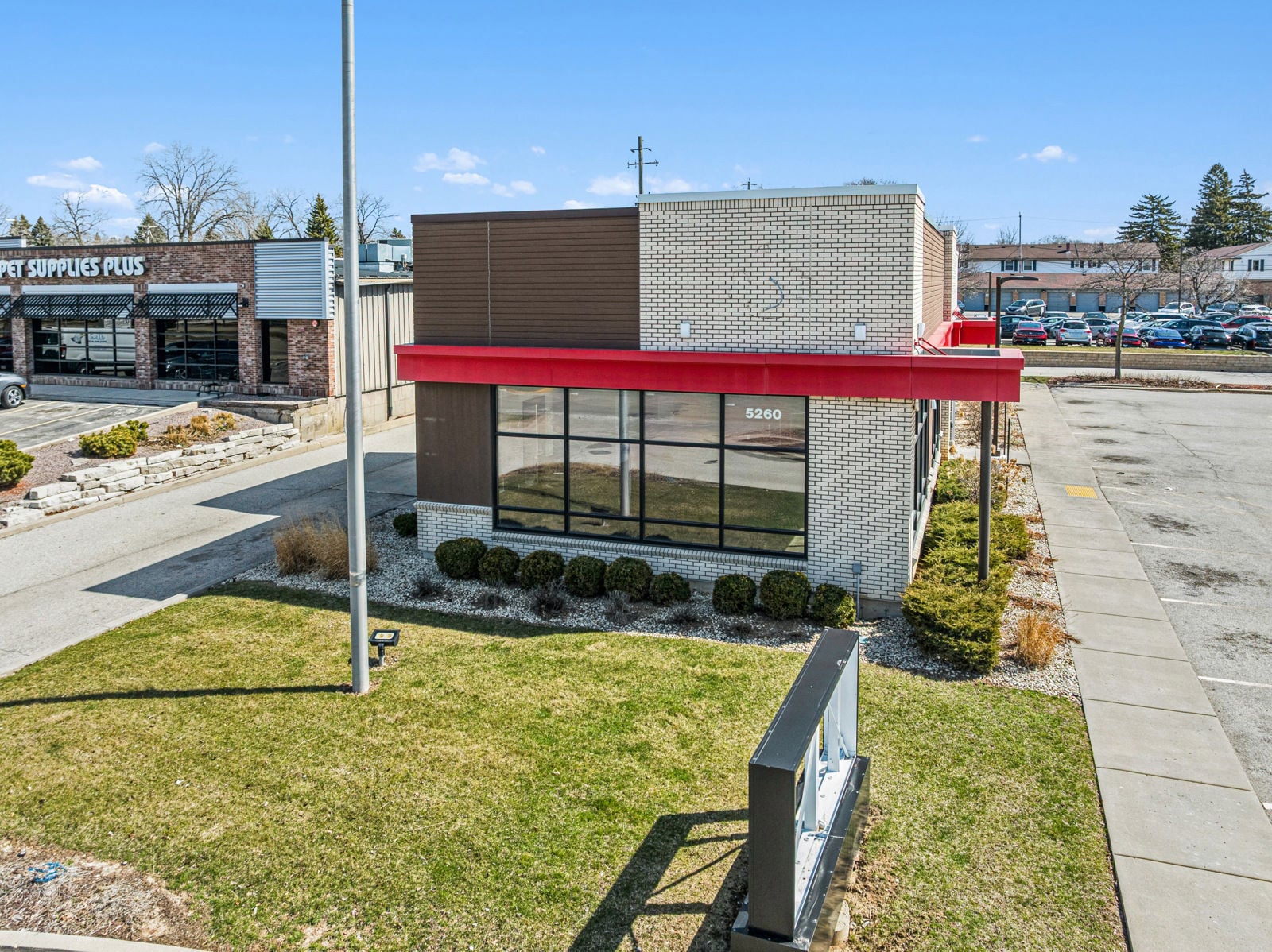 Main Photo_5260 N Port Washington Rd