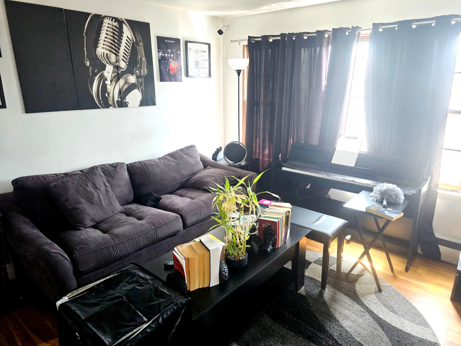 4 lIVING rOOM