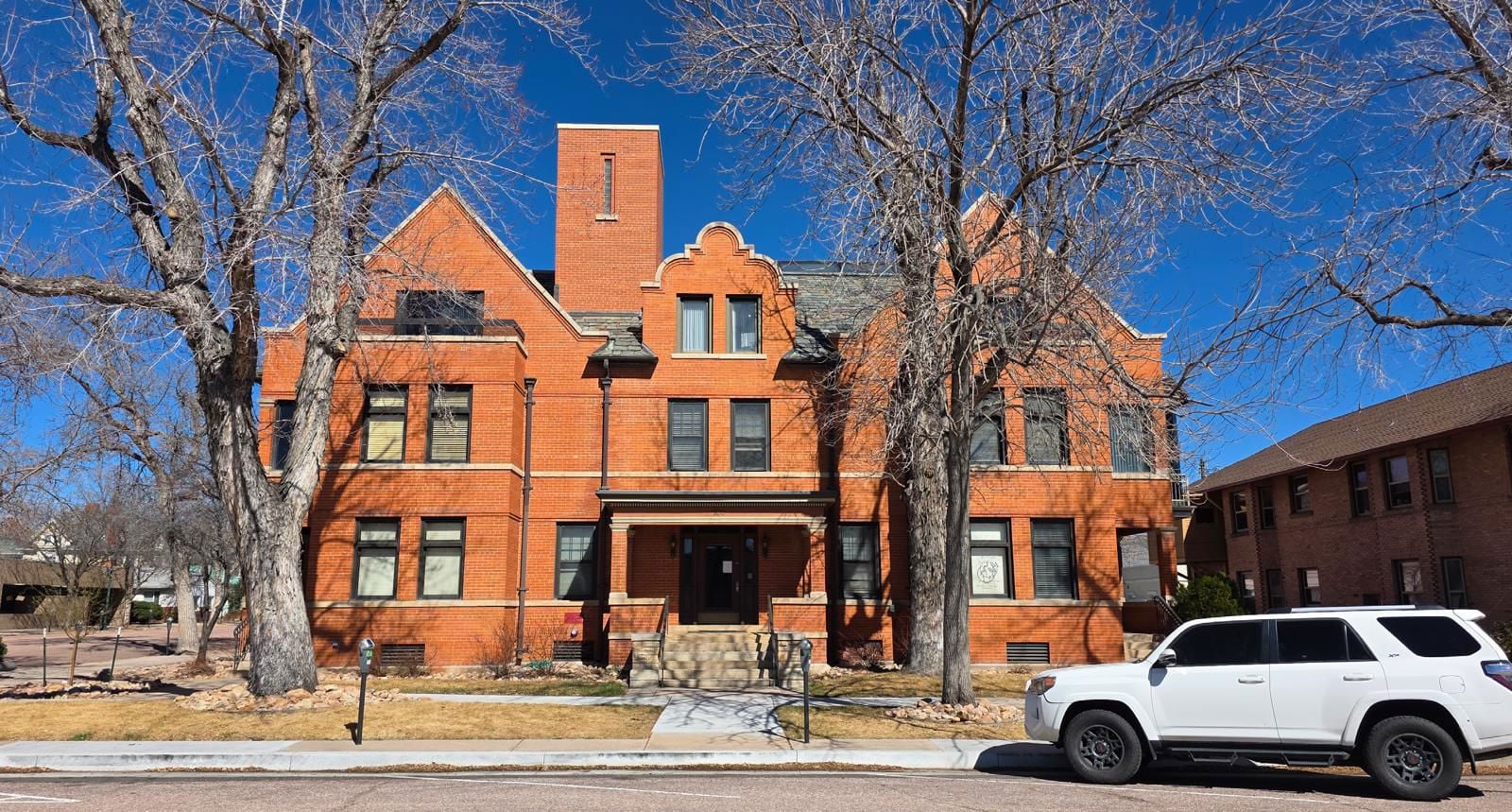 100 E St Vrain_Main Pic