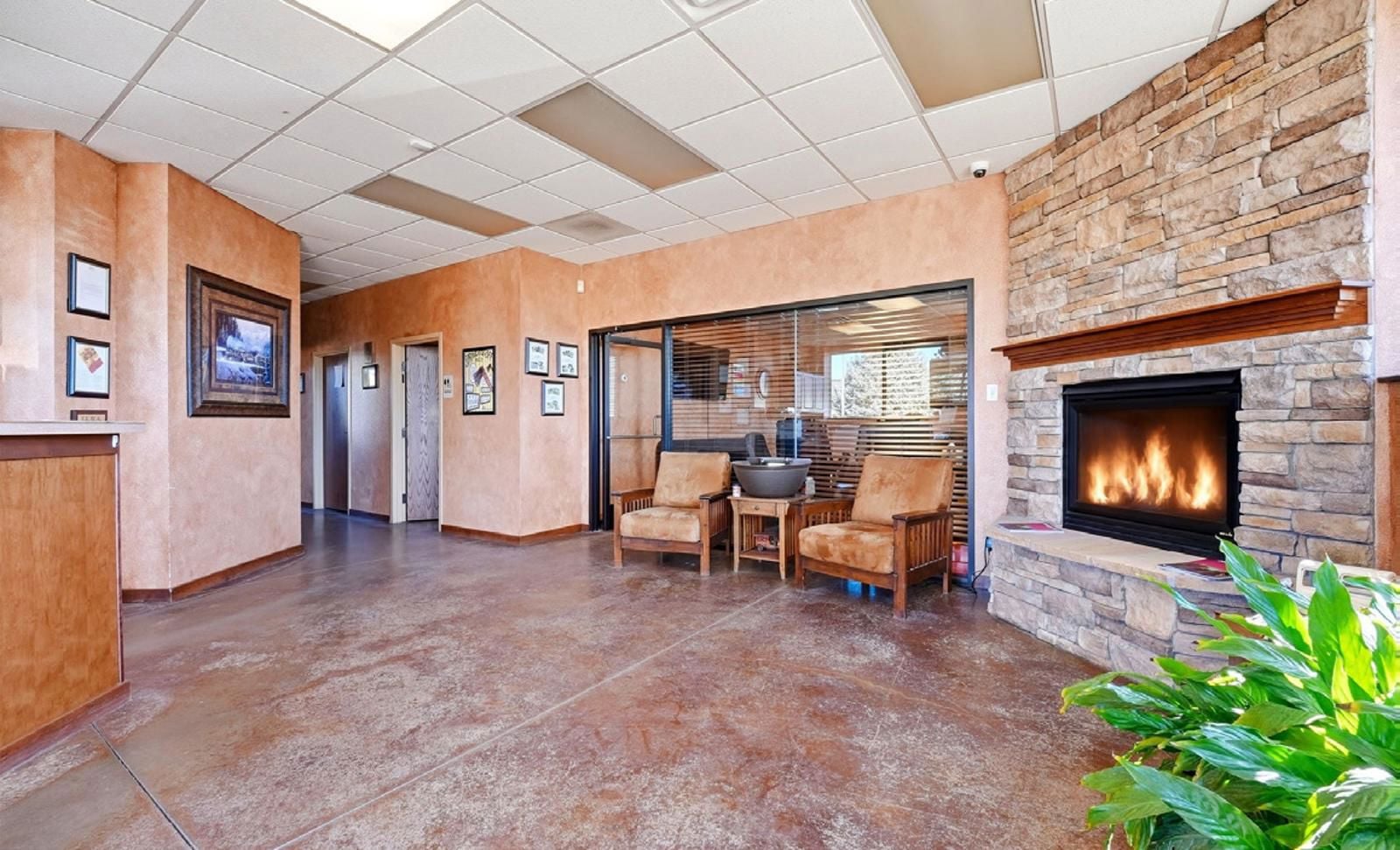 1925 1945 Aeroplaza Dr_Interior 2