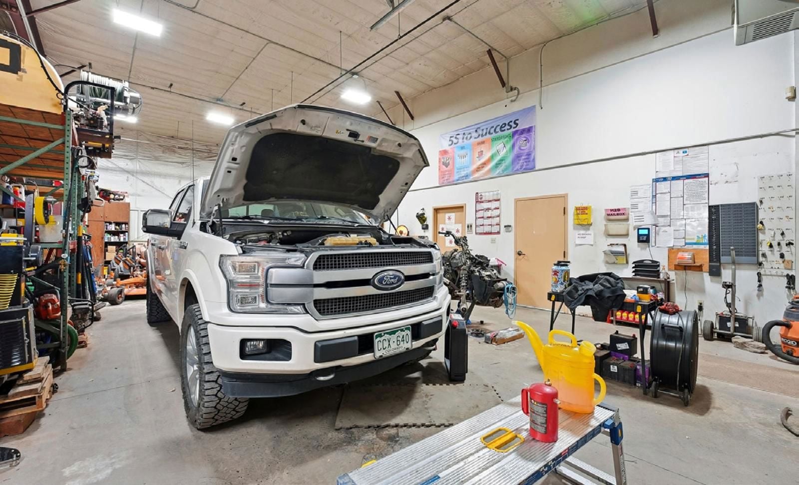 1925 1945 Aeroplaza Dr_Warehouse 1