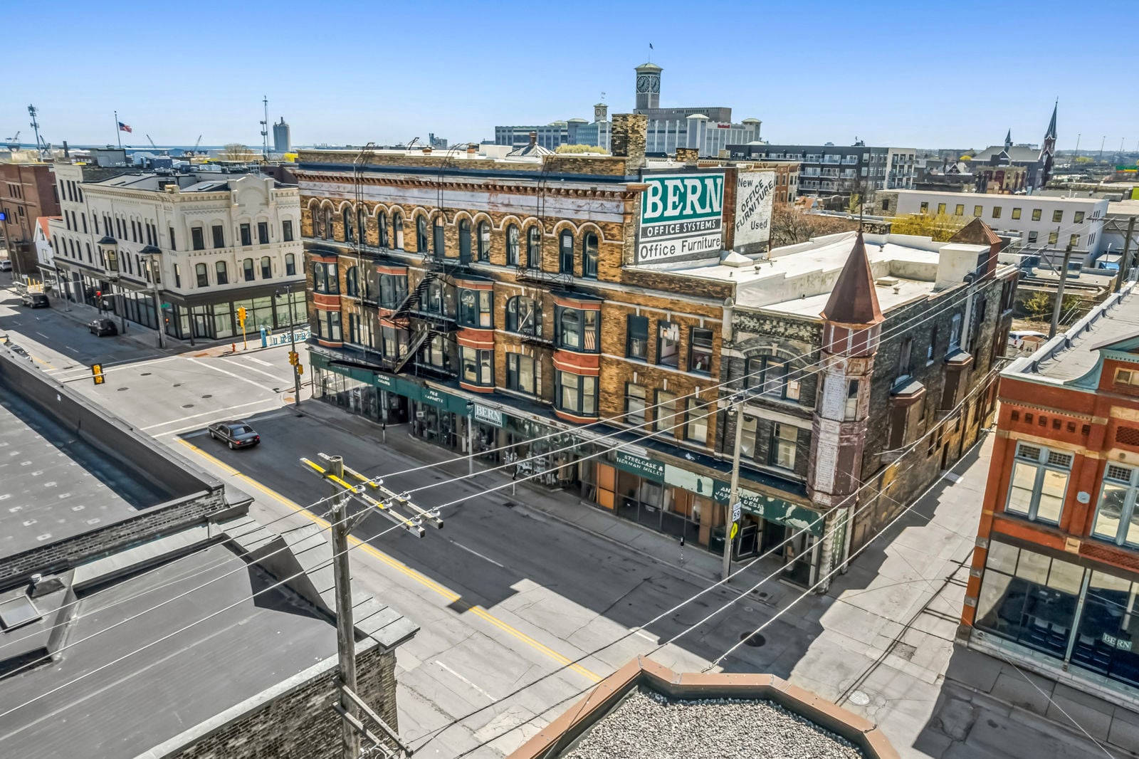 511-W-National-Ave-Milwaukee-WI-40