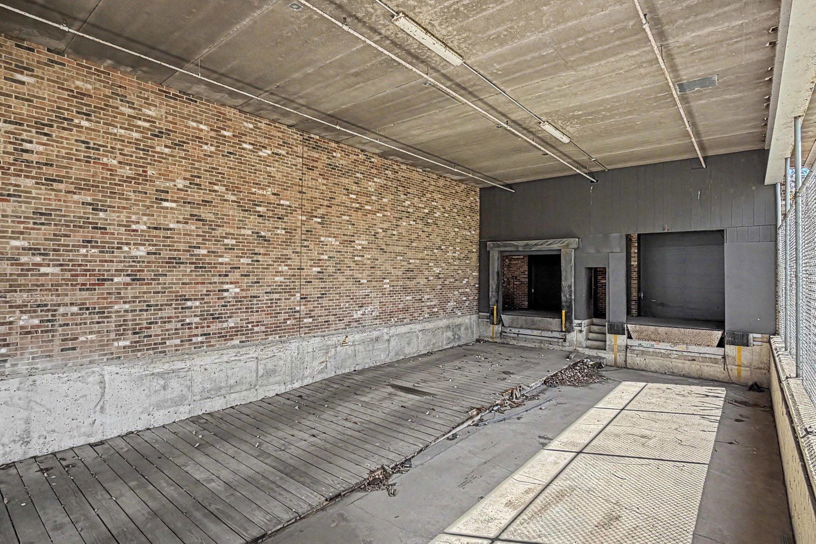 Main Floor docks - outside
