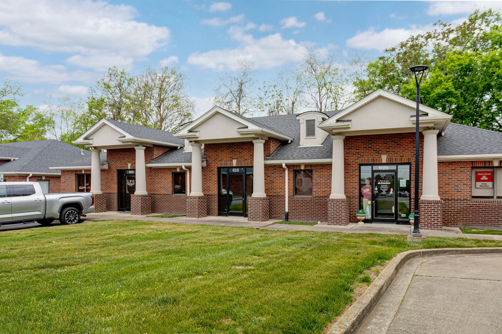 400 Sugartree Ln (1)