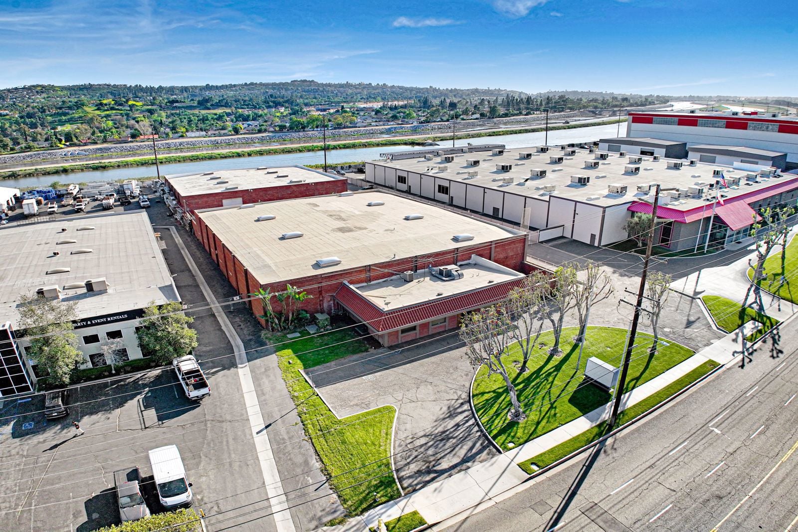 4900 La Palma Main_Aerial