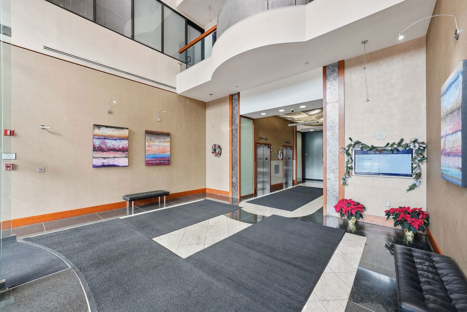 4-web-or-mls-Lobby 2