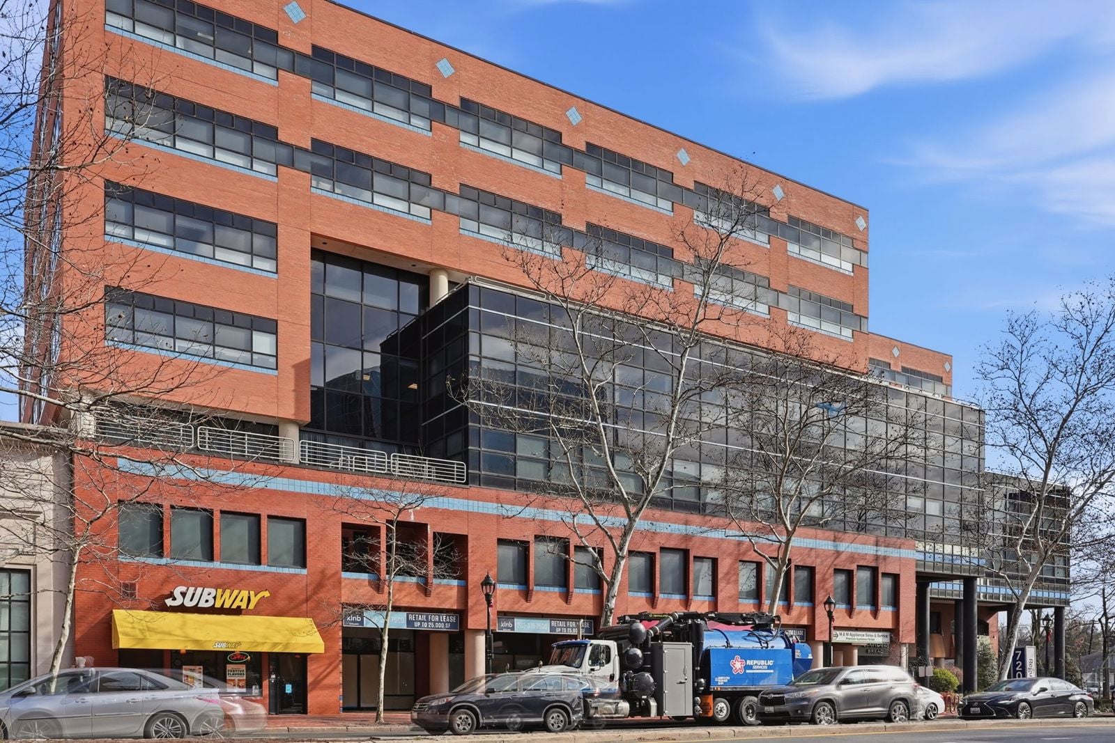 1-web-or-mls-Exterior 2