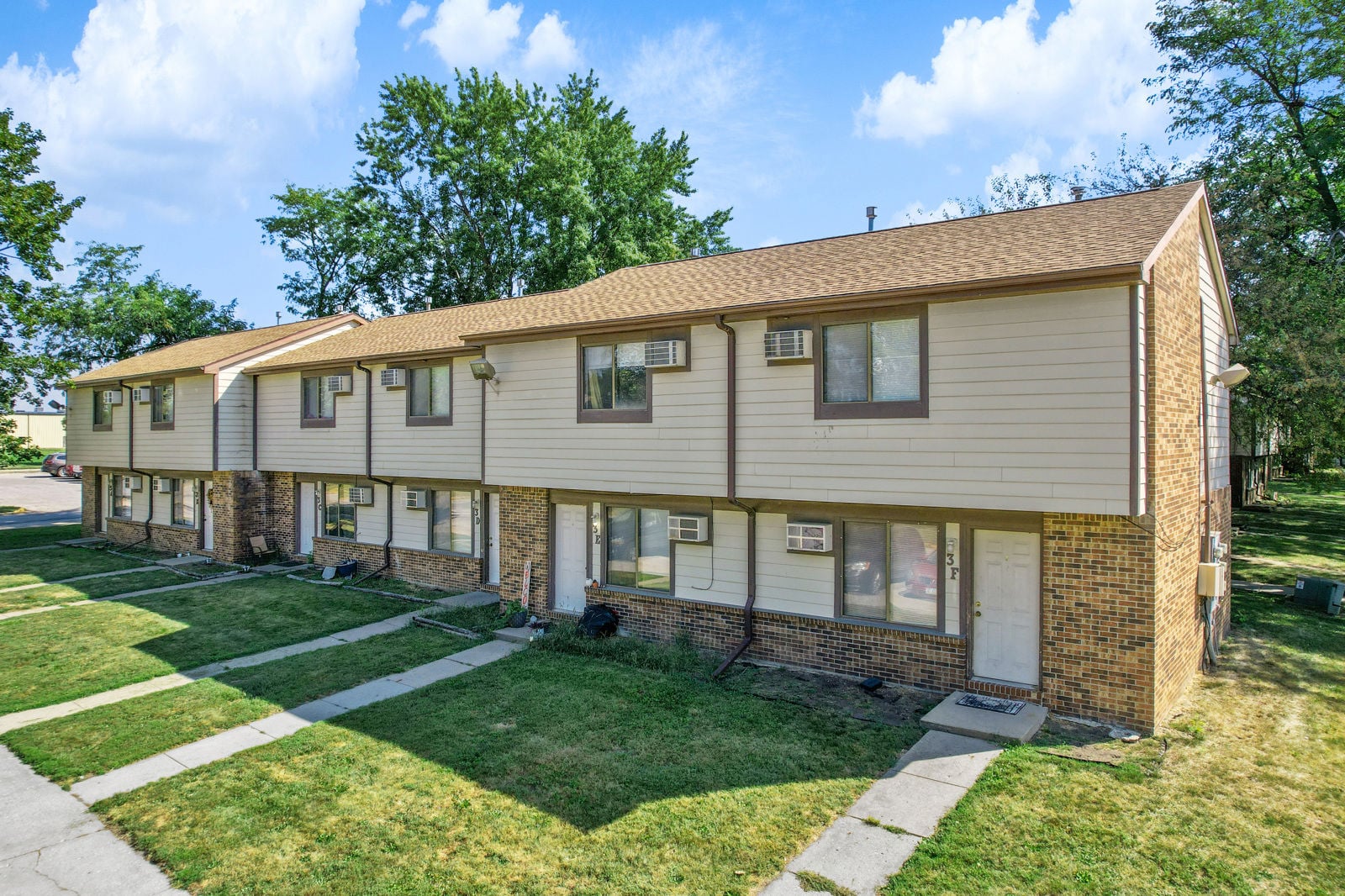 Courtyard Apartments