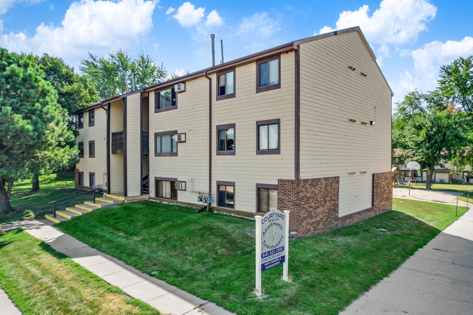 Courtyard Apartments
