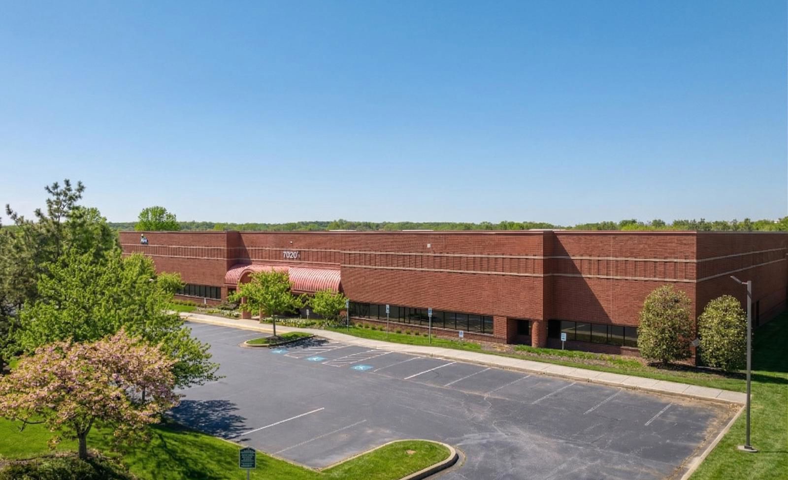 7020 Columbia Gateway - front