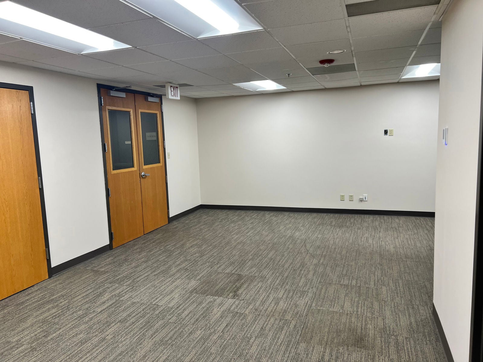 11050 Roe Avenue - Image 6
