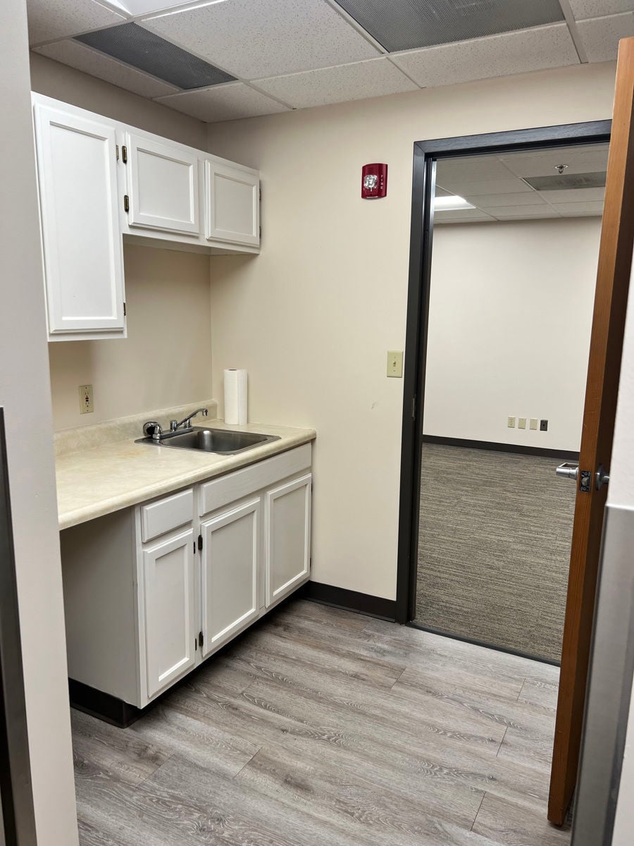 11050 Roe Avenue - Image 4