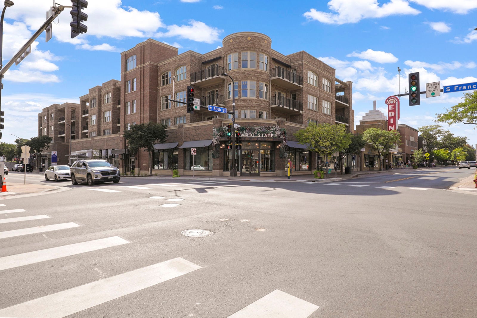 3901 W 50th St Edina, MN-68