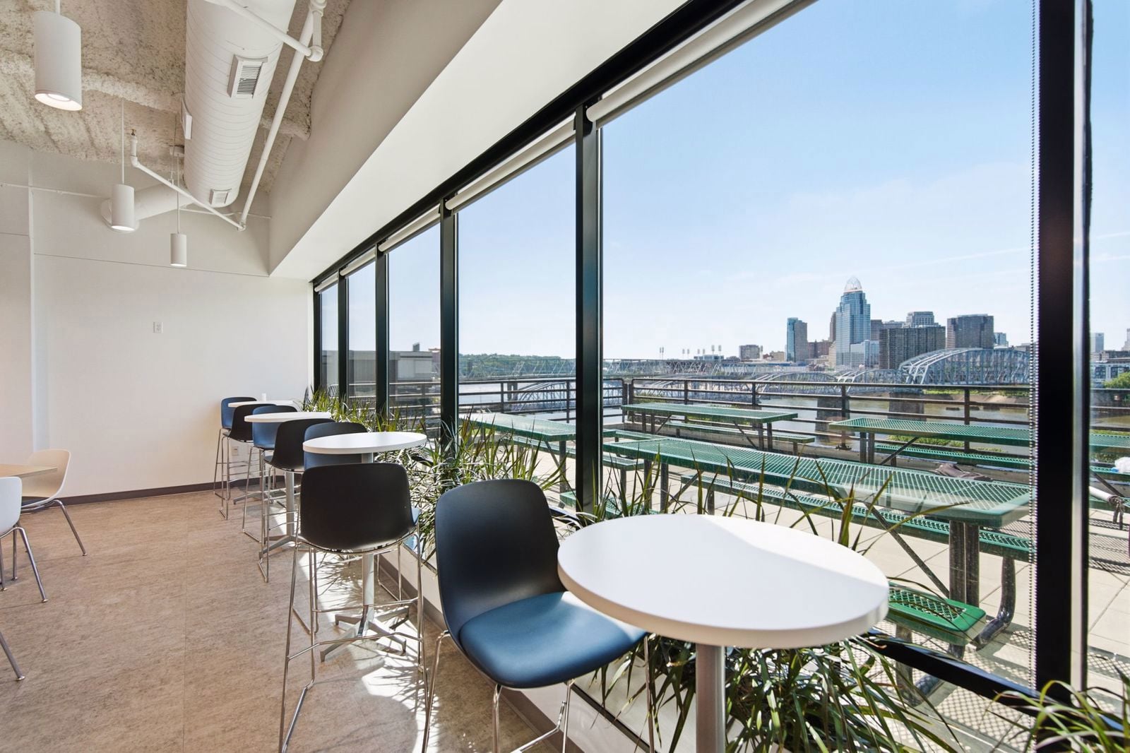 31-web-or-mls-300 Dave Cowens Dr-31