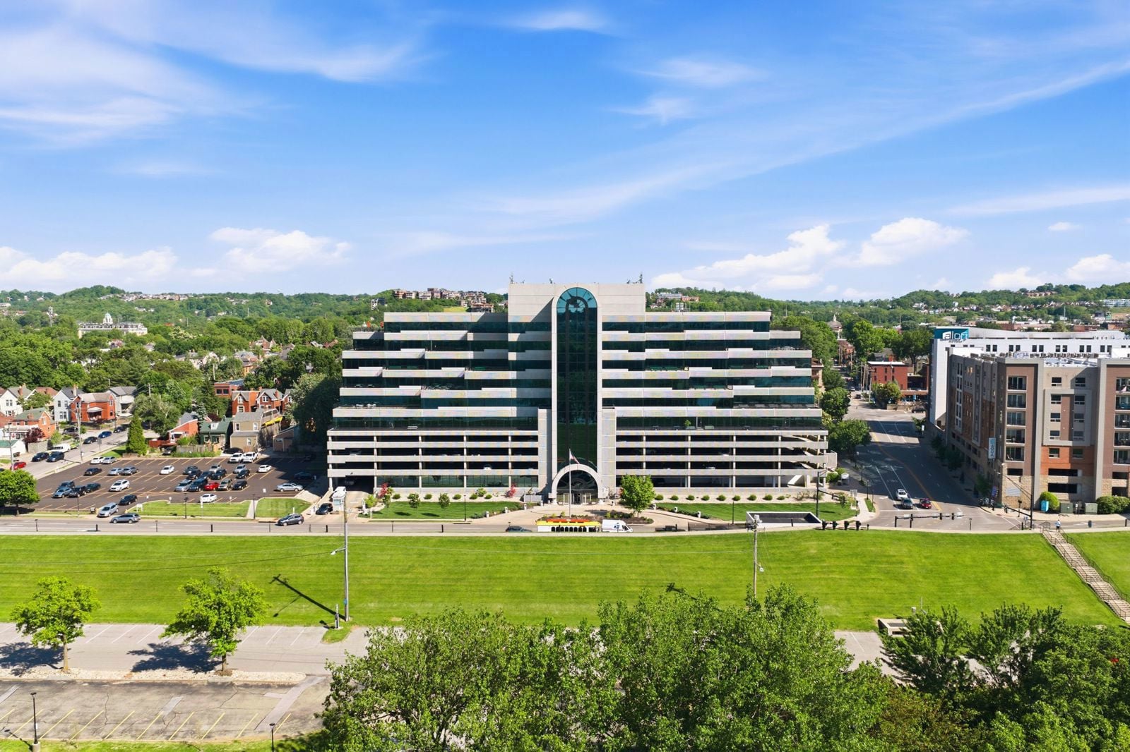 8-web-or-mls-300 Dave Cowens Dr-8
