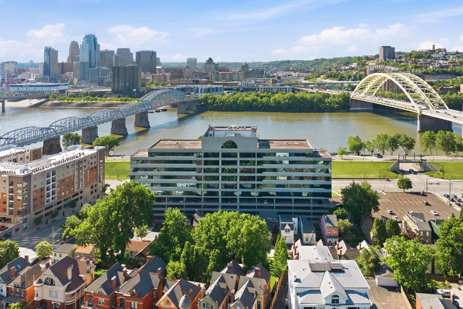 20-web-or-mls-300 Dave Cowens Dr-20